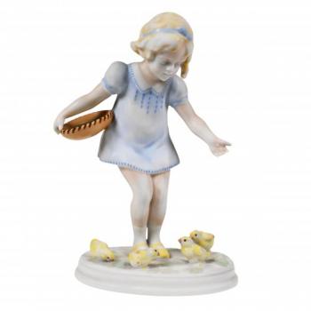 Porcelain Figurine - 1930 Porcelain Figurine - 1930