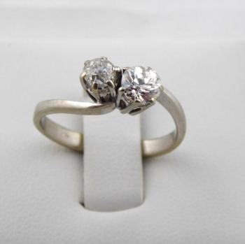 White gold ring with two diamonds 0,75 ct White gold ring with two diamonds 0,75 ct