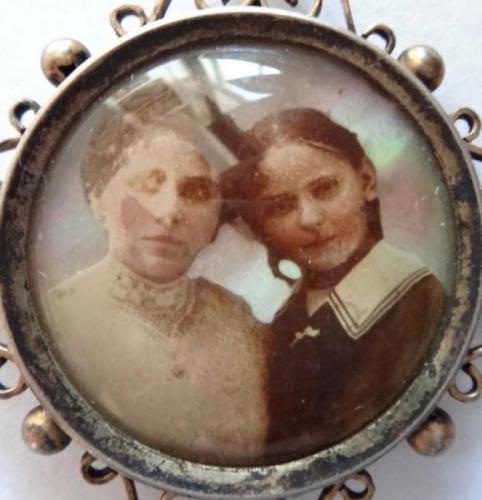 Round silver medallion, with photos - Vienna Round silver medallion, with photos - Vienna