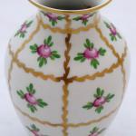 Vase with roses and golden lattice - Herend, Hunga Vase with roses and golden lattice - Herend, Hunga