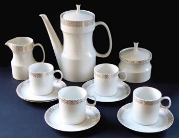 Incomplete service Nefertiti - Jaroslav Jezek Incomplete service Nefertiti - Jaroslav Jezek