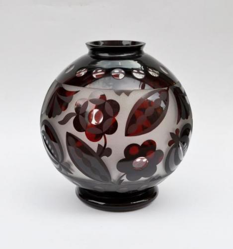 Vase - etched glass, layered glass - Krásno, Salomon Reich - 1935 Vase - etched glass, layered glass - Krásno, Salomon Reich - 1935