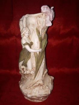 Porcelain Girl Figurine - Royal Dux - 1900 Porcelain Girl Figurine - Royal Dux - 1900