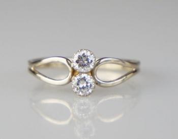 Ring - gold, diamond - 1995 Ring - gold, diamond - 1995