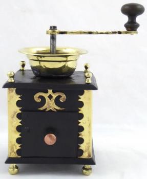 Coffee grinder - metal, brass - 1765 Coffee grinder - metal, brass - 1765