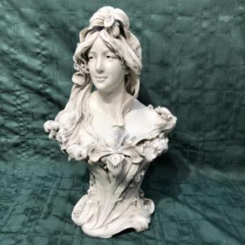 Porcelain Girl Figurine - Royal Dux - 1900 Porcelain Girl Figurine - Royal Dux - 1900