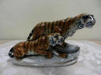 Porcelain Figurine - porcelain - 1930 Porcelain Figurine - porcelain - 1930