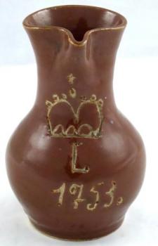Brown jug with crown and year 1753 Brown jug with crown and year 1753