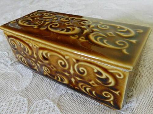Box - white porcelain - Ditmar Urbach Czechoslovakia - 1930 Box - white porcelain - Ditmar Urbach Czechoslovakia - 1930