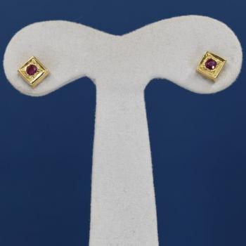 Gold Earrings - 1960 Gold Earrings - 1960