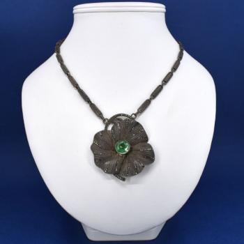 Pendant - silver, green glass - Theodor Fahrner (1859 - 1919), Pforzheim - 1930 Pendant - silver, green glass - Theodor Fahrner (1859 - 1919), Pforzheim - 1930