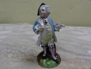 Porcelain Figurine - porcelain, painted porcelain - 1850 Porcelain Figurine - porcelain, painted porcelain - 1850