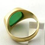 Gold ring with natural chrysoprase Gold ring with natural chrysoprase