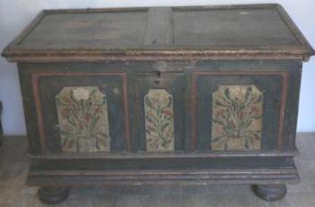 Chest - wood - 1730 Chest - wood - 1730