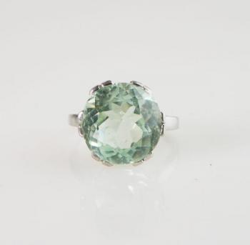 Ring - platinum, white gold - 1970 Ring - platinum, white gold - 1970