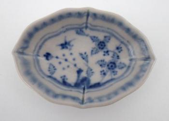 Dish - porcelain - 1760 Dish - porcelain - 1760