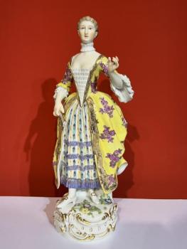 Porcelain Lady Figurine - glazed porcelain, painted porcelain - Míšeň - 1885 Porcelain Lady Figurine - glazed porcelain, painted porcelain - Míšeň - 1885