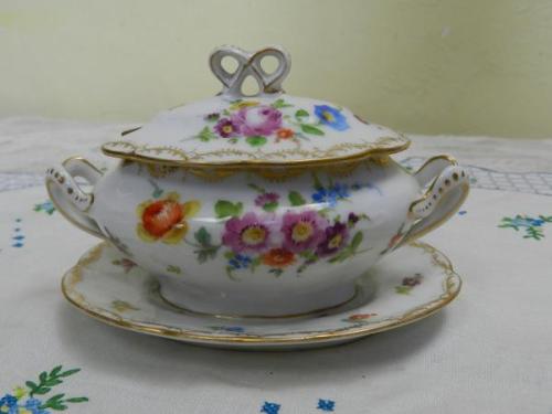 Box - white porcelain - 1930 Box - white porcelain - 1930