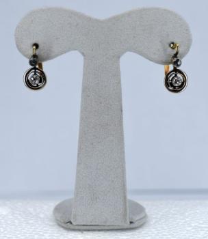 Gold earrings with diamonds Gold earrings with diamonds