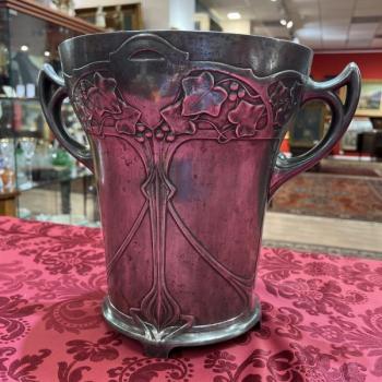 Ice bucket - nádoba na led na šampaňské  značeno Edelzinn E. Hueck, kolem roku 1900,  s krásnou, věku přiměřenou  - 1900 Ice bucket - nádoba na led na šampaňské  značeno Edelzinn E. Hueck, kolem roku 1900,  s krásnou, věku přiměřenou  - 1900