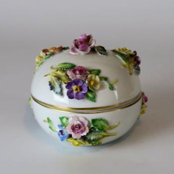 Box with lid Box with lid