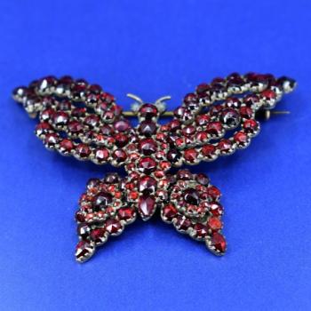 Brooch with Garnet - metal, Czech garnet - 1900 Brooch with Garnet - metal, Czech garnet - 1900