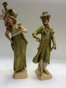 Pair of Porcelain Stutues - Amphora - 1900 Pair of Porcelain Stutues - Amphora - 1900