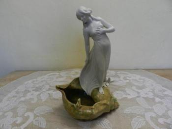 Porcelain Figurine - porcelain - Royal Dux - 1900 Porcelain Figurine - porcelain - Royal Dux - 1900