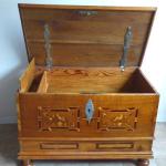 Burgher’s chest with inlaid doves and stars Burgher’s chest with inlaid doves and stars