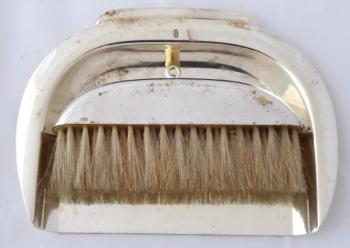 Table dustpan,with brush - Friedrich Wilhelm Quist Table dustpan,with brush - Friedrich Wilhelm Quist