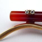 Gold brooch with carnelian and diamonds