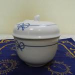 Box - porcelain - 1835