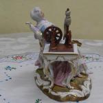 Porcelain Figurine - porcelain - 1800