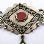 Brooch with carnelian, with pendant