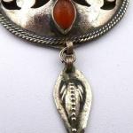 Round pendant with carnelians and chain