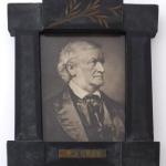 A frame with a portrait of the composer Wagner