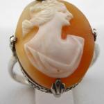 Silver ring with cameo - Portrait of a girl