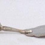 Oval shovel with silver handle