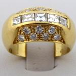 Ring with diamond baguettes and diamonds, yellow g
