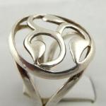 Silver ring with trefoil
