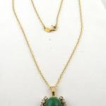 Gold pendant with 10 diamonds and natural jadeite