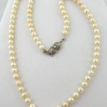 Necklace with sea pearls with a diameter of 5.5 to