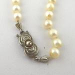 Necklace with sea pearls with a diameter of 5.5 to