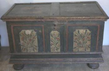 Chest - wood - 1730