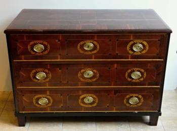 Inlaid chest of drawers in the yew veneer- Clas