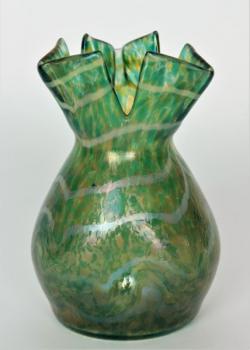 Vase - iridescent glass - Wilhelm Kralik Bohemia - 1910