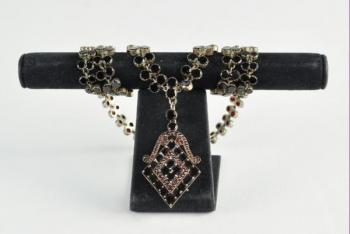 Czech Garnet Necklace - Czech garnet, tombac - 1880