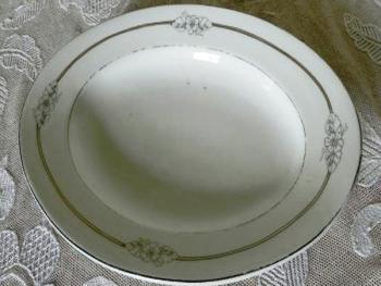 Porcelain Round Tray - white porcelain - Loket Elbogen Austria 1850 - 1850