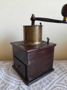 Coffee grinder - 1860