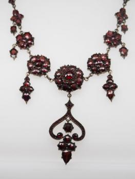 Czech Garnet Necklace - Czech garnet